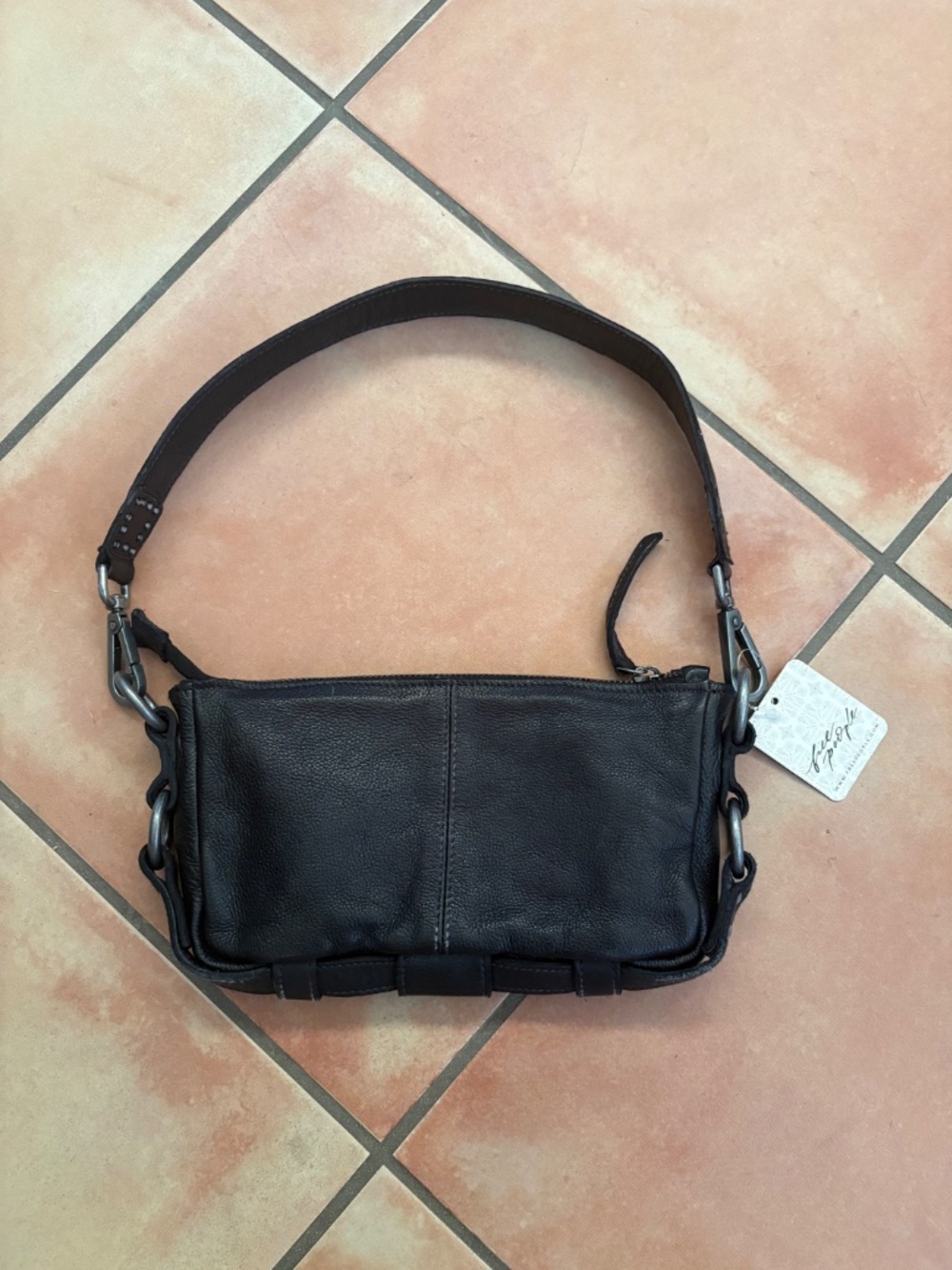 NWT $78 Free People Lillie Leather Shoulder Bag Black/Silver - Picture 7 of 8